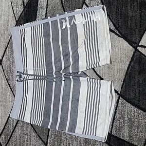 HURLEY PHANTOM GRAY & WHITE STRIPES ZIP-POCKET QUICK-DRY EVERYDAY BOARD SHORTS